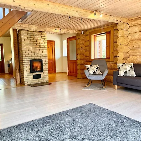 Krueuedneri Puhkemaja بيت للعطل